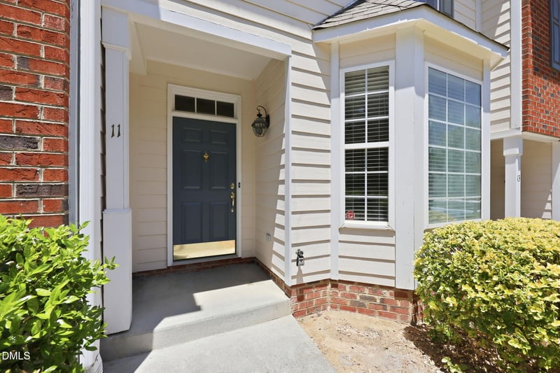 11 Signet Dr, Durham, NC 27704