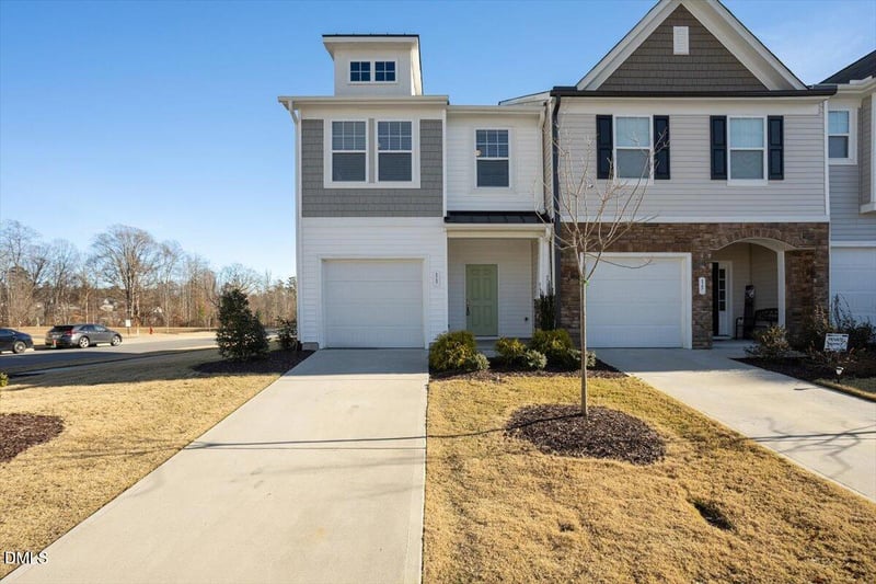 11 Wildflower Cir, Clayton, NC 27520