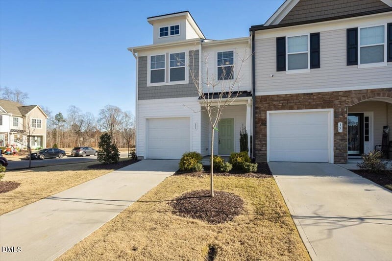 11 Wildflower Cir, Clayton, NC 27520