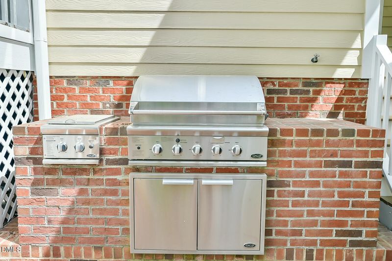 110 Bayview Dr, Chapel Hill, NC 27516