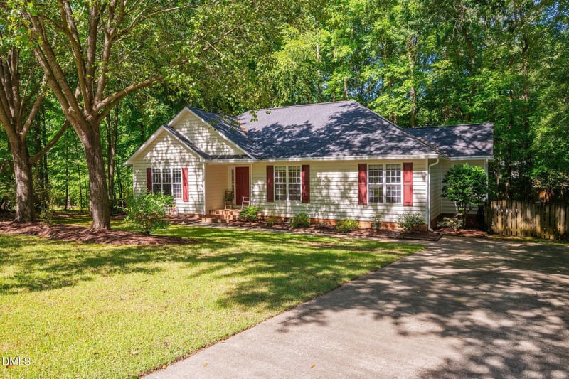 110 Brampton Cir, Clayton, NC 27527