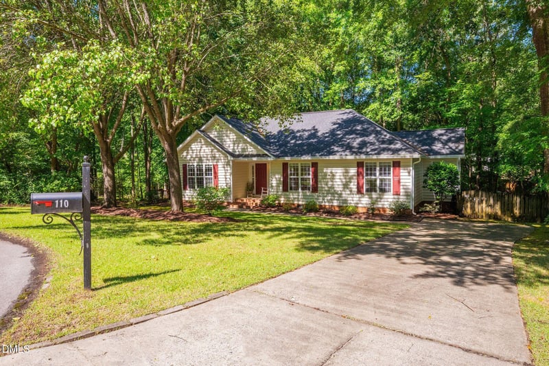 110 Brampton Cir, Clayton, NC 27527