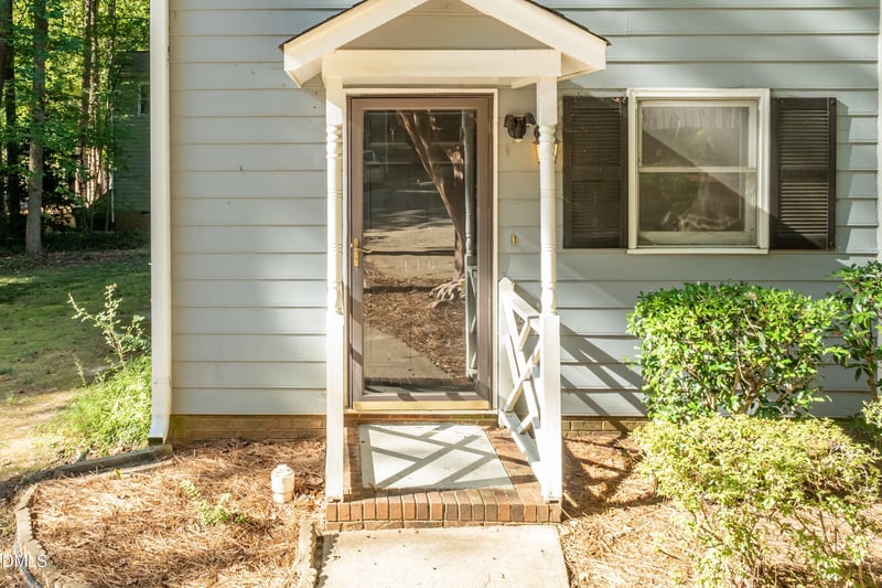 110 Cimmaron Ct, Cary, NC 27511