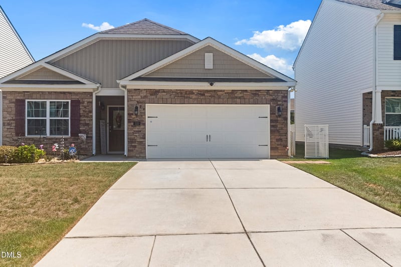 110 N Great White Way, Clayton, NC 27527