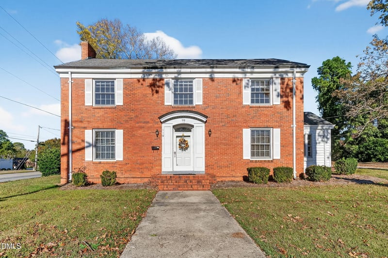 110 S Layton Ave, Dunn, NC 28334