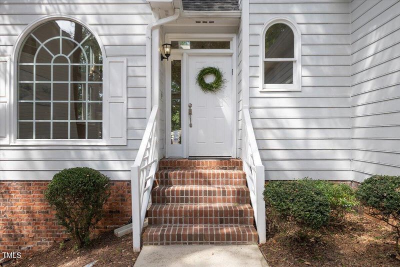 110 Windrock Ln, Cary, NC 27518