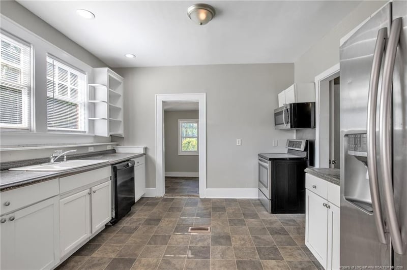 1101 Branson St, Fayetteville, NC 28305