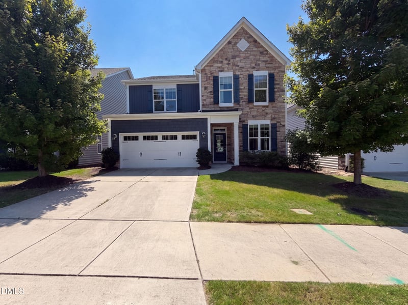1102 Meadow Pond Dr, Durham, NC 27703