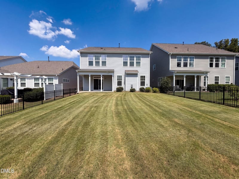 1102 Meadow Pond Dr, Durham, NC 27703