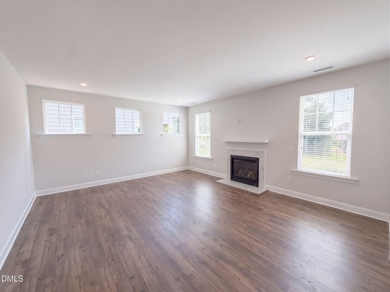 1102 Meadow Pond Dr, Durham, NC 27703