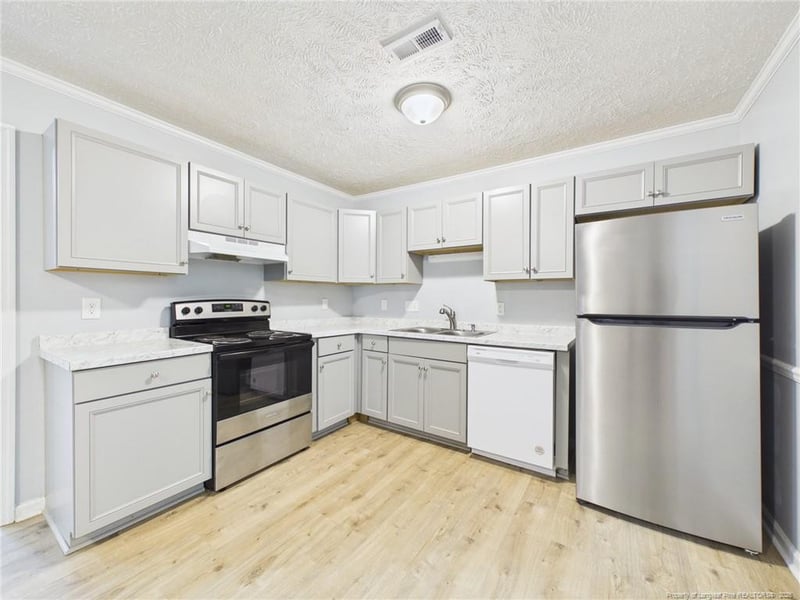 1104 Barwin Dr, Fayetteville, NC 28304