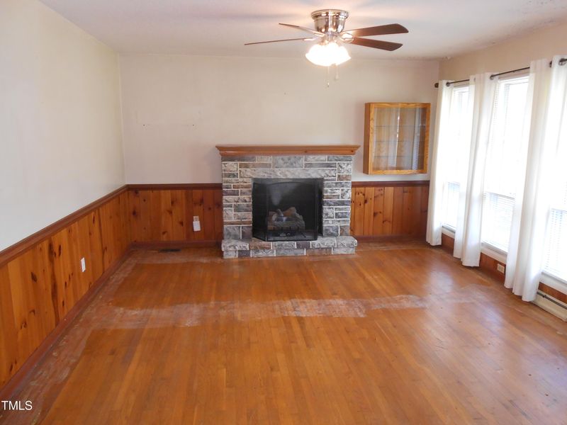 1105 W Cole St, Dunn, NC 28334