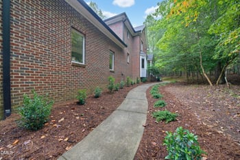 1105 Erins Way Ln, Raleigh, NC 27614