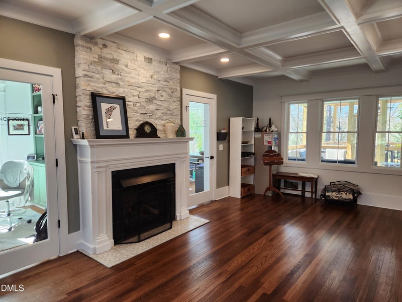 1105 Mordecai Dr, Raleigh, NC 27604