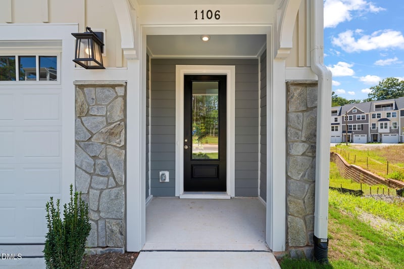 1106 Blackthorn Ln, Durham, NC 27703