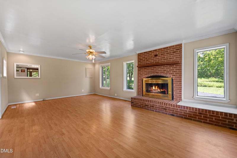 1108 W King St, Hillsborough, NC 27278