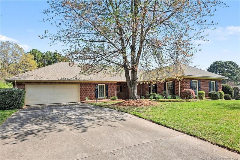 1109 Radcliff Dr, Sanford, NC 27330