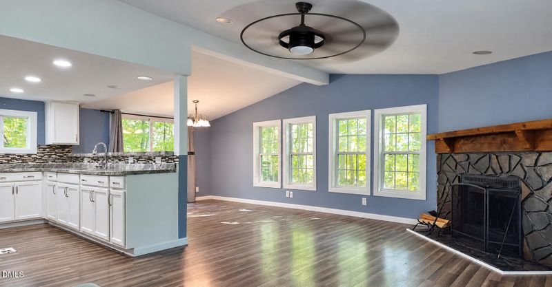111 Colonial Estates Rd, Roxboro, NC 27574