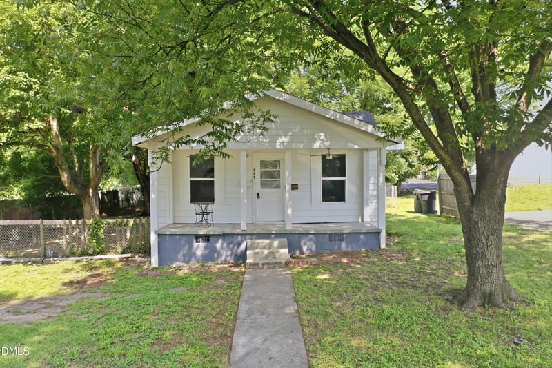 111 Markham St, Burlington, NC 27215