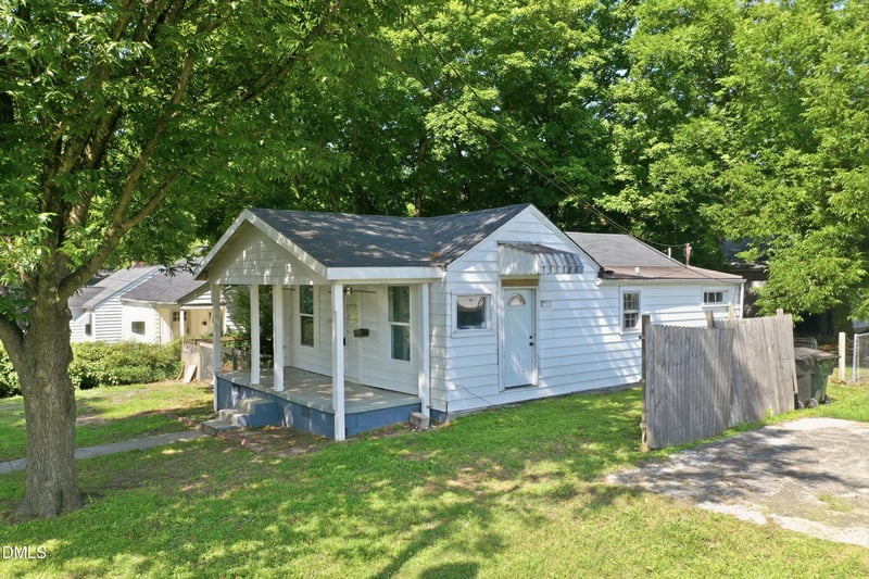111 Markham St, Burlington, NC 27215