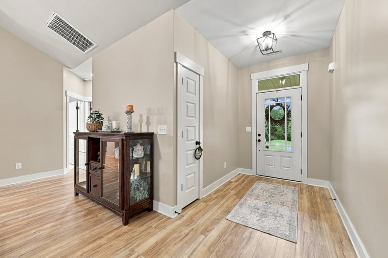 111 Shagbark Ln, Zebulon, NC 27597