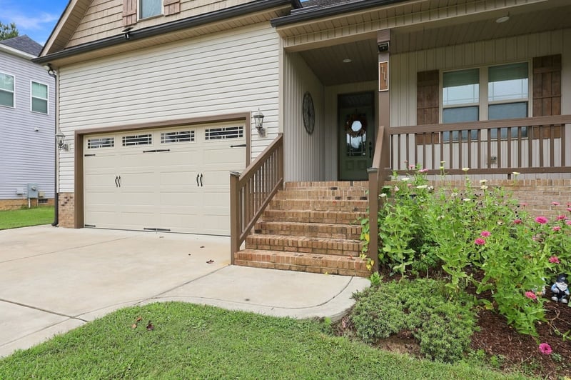 111 Shagbark Ln, Zebulon, NC 27597