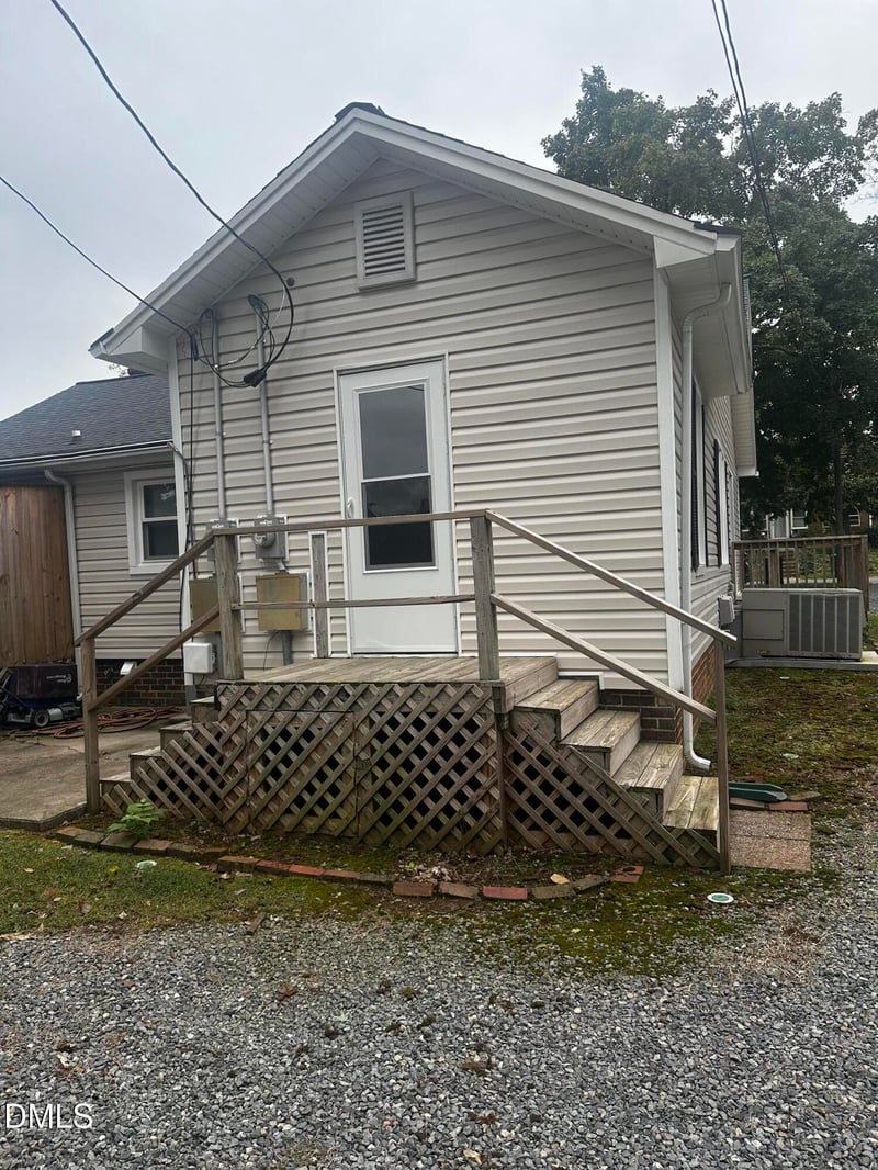 111 W Summit Ave, Burlington, NC 27215