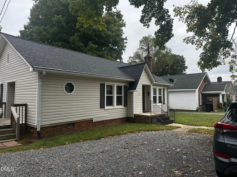 111 W Summit Ave, Burlington, NC 27215