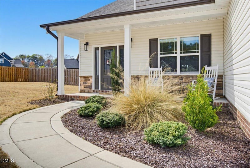 111 Valleydale Dr, Benson, NC 27504
