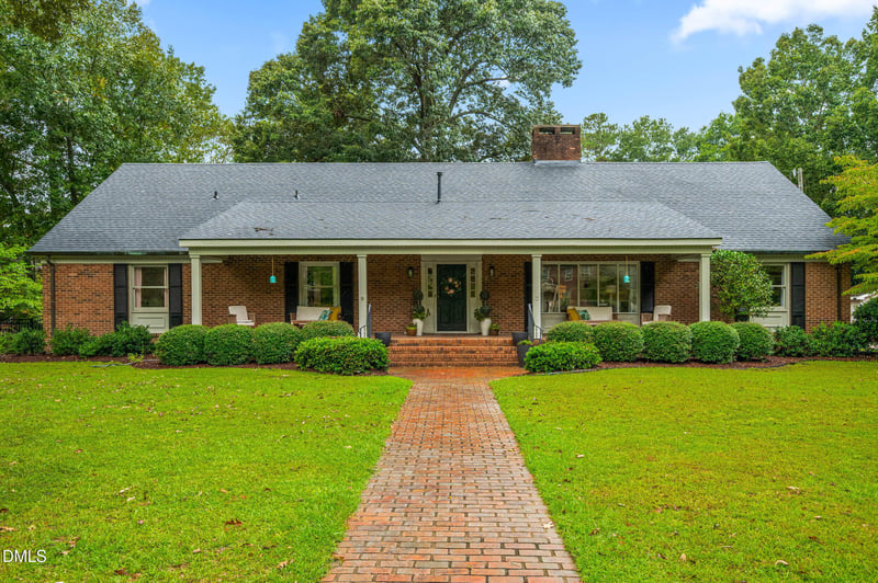 1110 Chestnut Dr, Smithfield, NC 27577