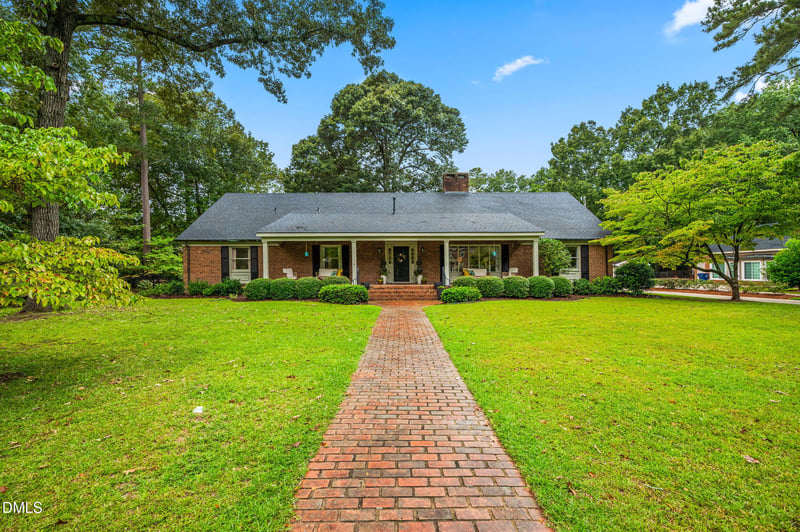 1110 Chestnut Dr, Smithfield, NC 27577