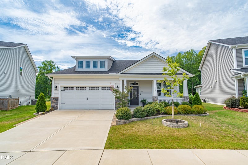 1112 Quindell Dr, Holly Springs, NC 27540