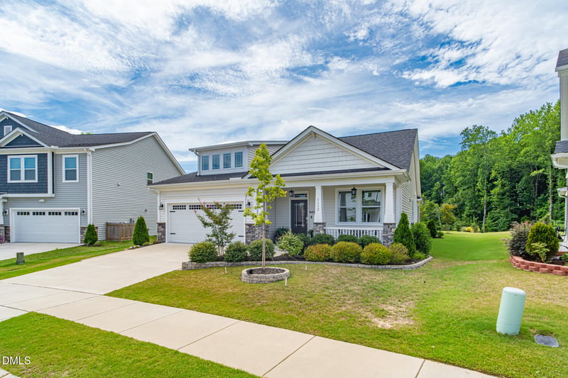1112 Quindell Dr, Holly Springs, NC 27540