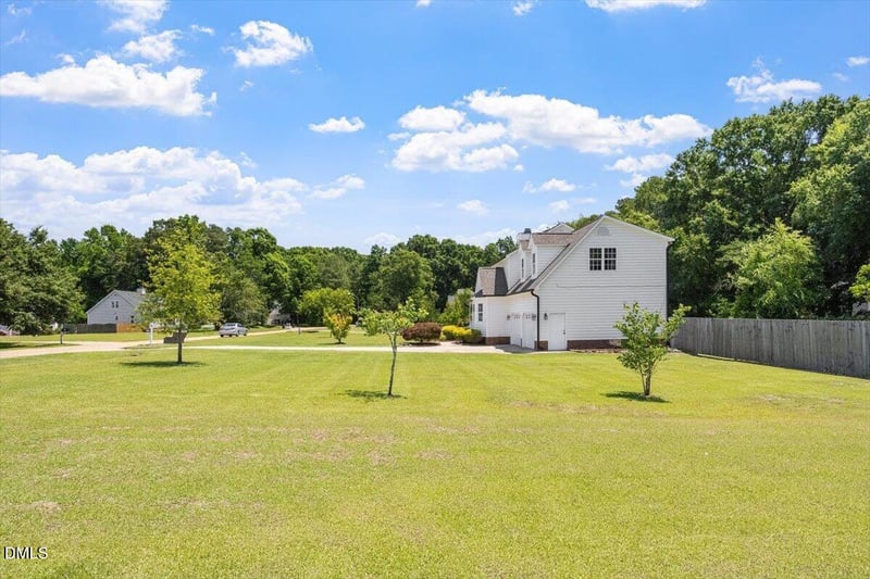 1116 Holland Ridge Dr, Raleigh, NC 27603