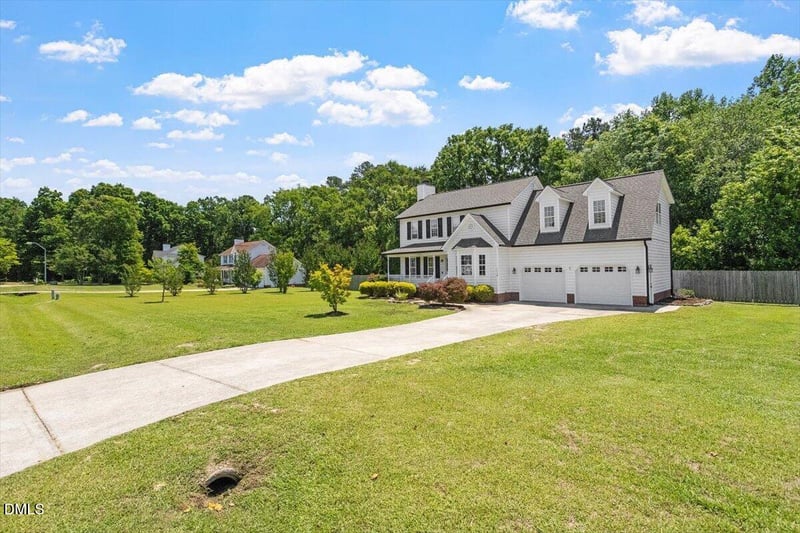 1116 Holland Ridge Dr, Raleigh, NC 27603
