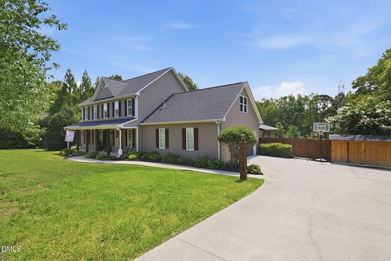 1116 Maple Ridge Dr, Burlington, NC 27217