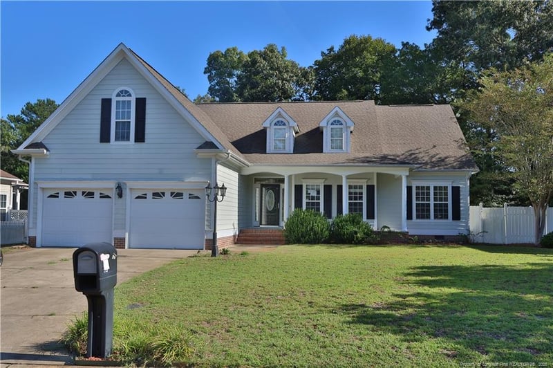1119 Masterpiece Dr, Hope Mills, NC 28348