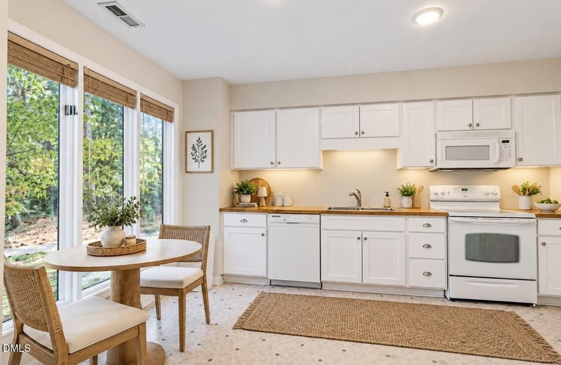 112 Mossbark Ln, Chapel Hill, NC 27514
