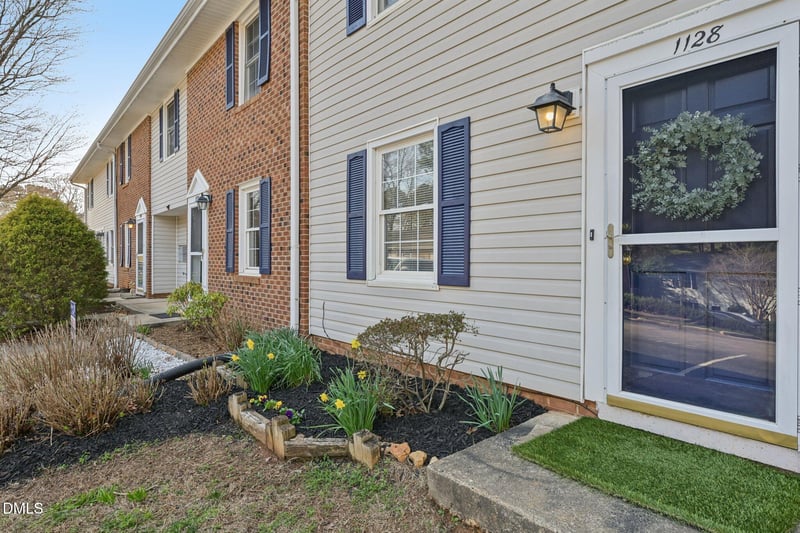 1128 Nottingham Cir, Cary, NC 27511