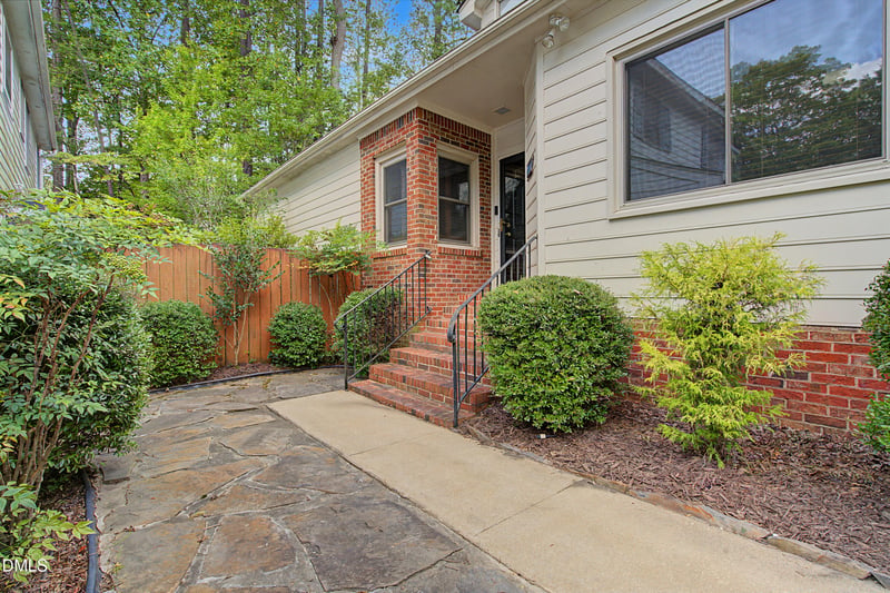 113 Tiercel Ct, Cary, NC 27518