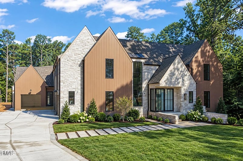 1132 Wimbleton Dr, Raleigh, NC 27609