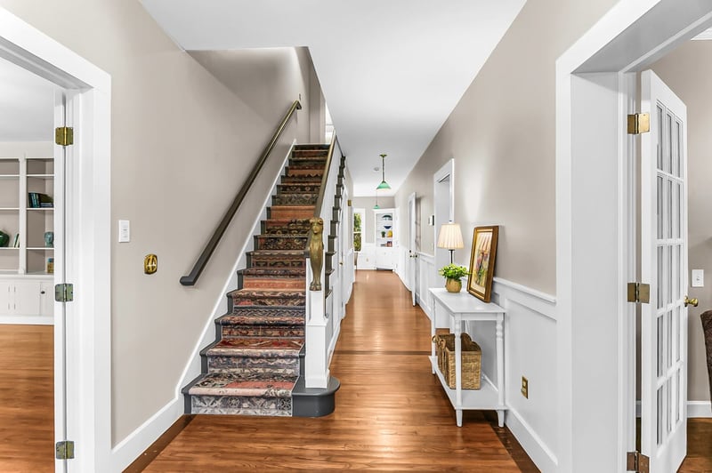114 N Occoneechee St, Hillsborough, NC 27278