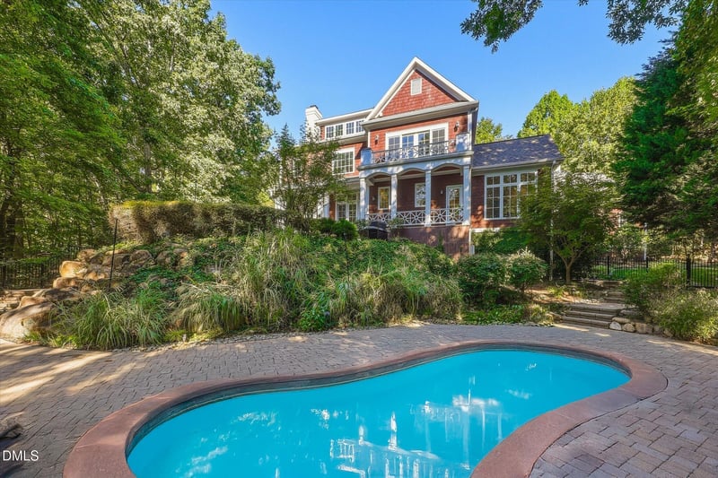 11417 Governors Dr, Chapel Hill, NC 27517