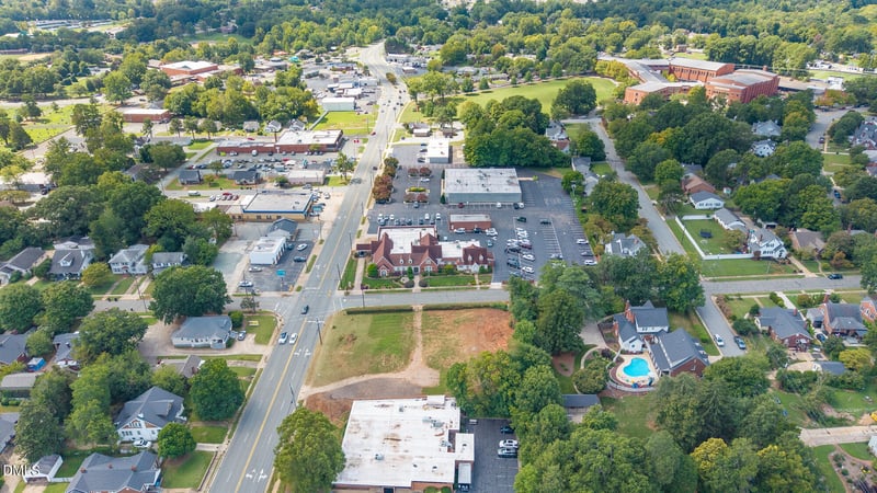 1147 S Church St, Burlington, NC 27215