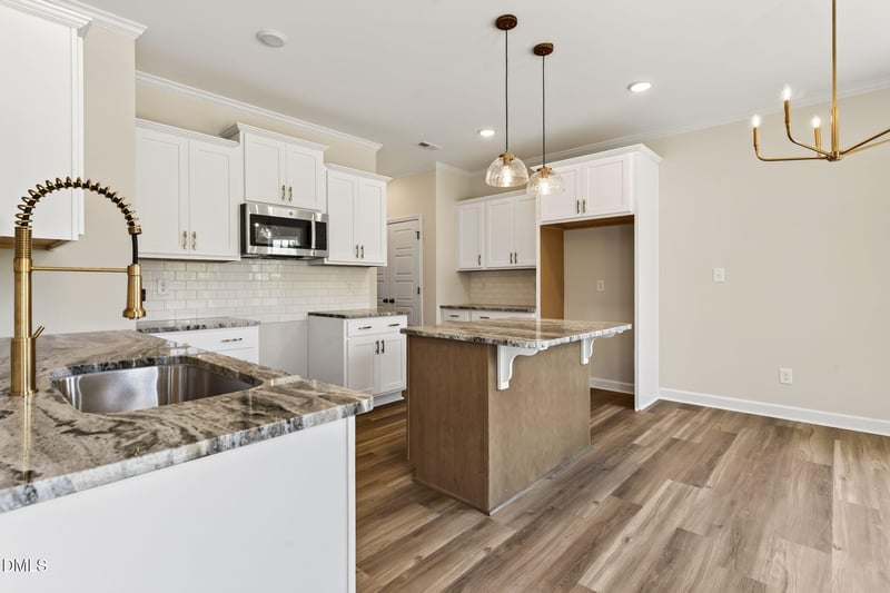 1149 Hedgewood Dr, Hope Mills, NC 28348