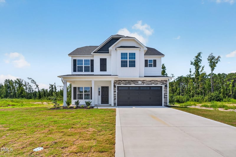 1149 Hedgewood Dr, Hope Mills, NC 28348