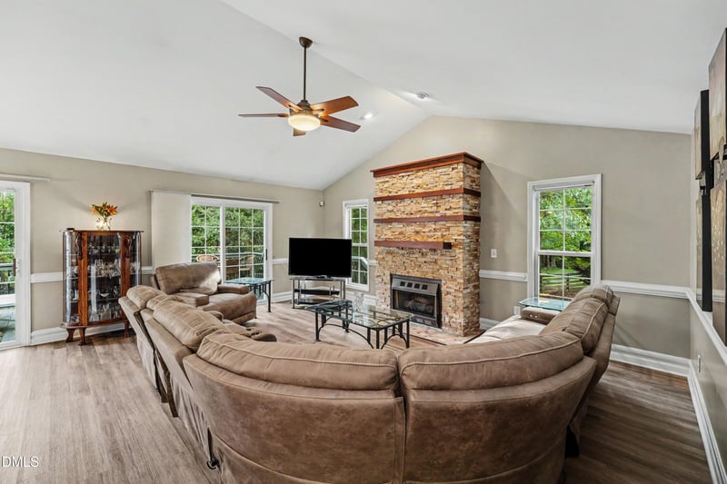 115 Lakeview Ct, Garner, NC 27529