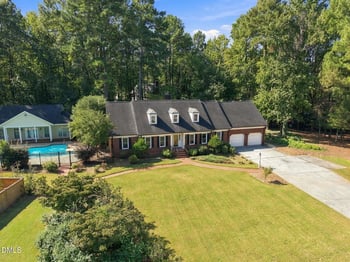 115 Meadowglades Ln, Cary, NC 27518