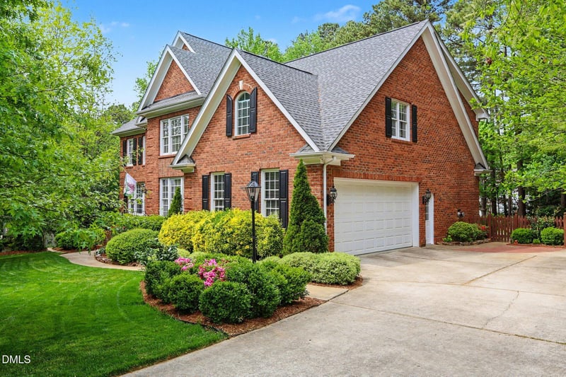 116 Loch Pointe Dr, Cary, NC 27518