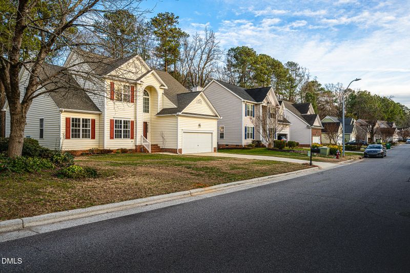 117 Longbridge Dr, Cary, NC 27518